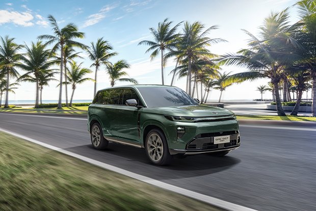قرقاش للسيارات تطلق GAC GS7 PHEV الجديدة في الإمارات بقوة 501 حصان ومدى يصل إلى 1,020 كيلومتراً